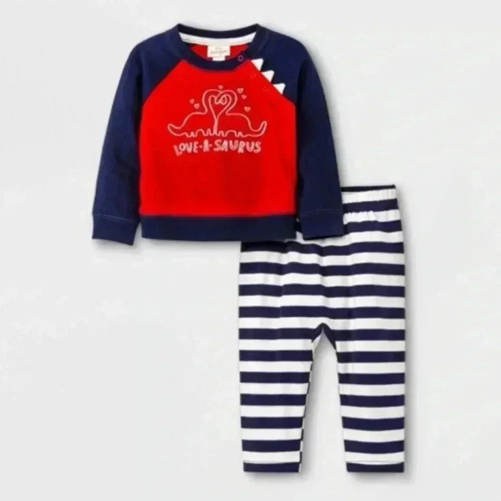 Cat&Jack Newborn Love-A-Saurus Outfit๐ฆ